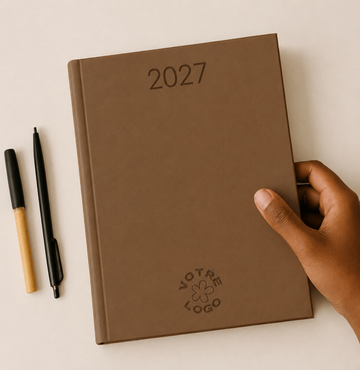 Agenda embo&icirc;t&eacute; en simili cuir &eacute;cologique et personnalisable pour entreprise